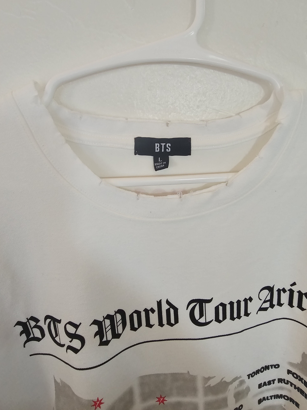 BTS ARIRANG World Tour Map Graphic Tee - White Size Large (New) - Picture 3 of 7